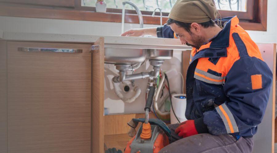 Professional water heater repair in Howey In The Hills, FL